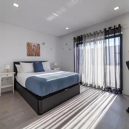 Modern & Quiet 2br 2 Baths 4 Balconies & Lift 公寓