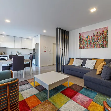 Modern & Quiet 2br 2 Baths 4 Balconies & Lift Apartamento