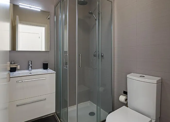 Modern & Quiet 2br 2 Baths 4 Balconies & Lift Apartamento *