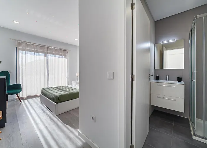 Modern & Quiet 2br 2 Baths 4 Balconies & Lift דירה